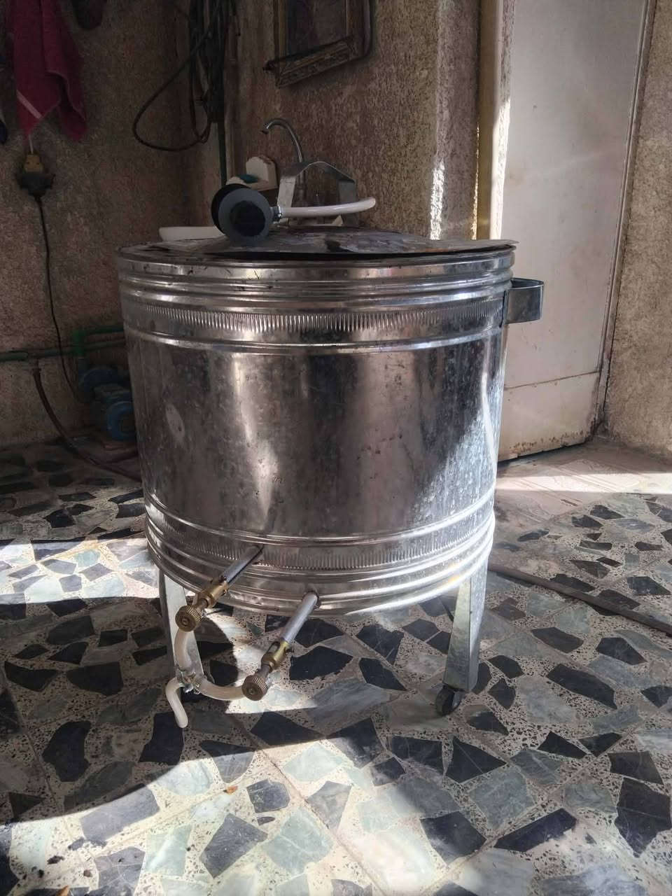 السلام عليكم غراض للبيع
جربايه ٧٥ بيه مجال 
تنور مع منضم 45 قفل جديد 
بريمز ١٥ 
براد ٥٠ قفل 
شراي خاص او الاتصال على راعيهن ***********
