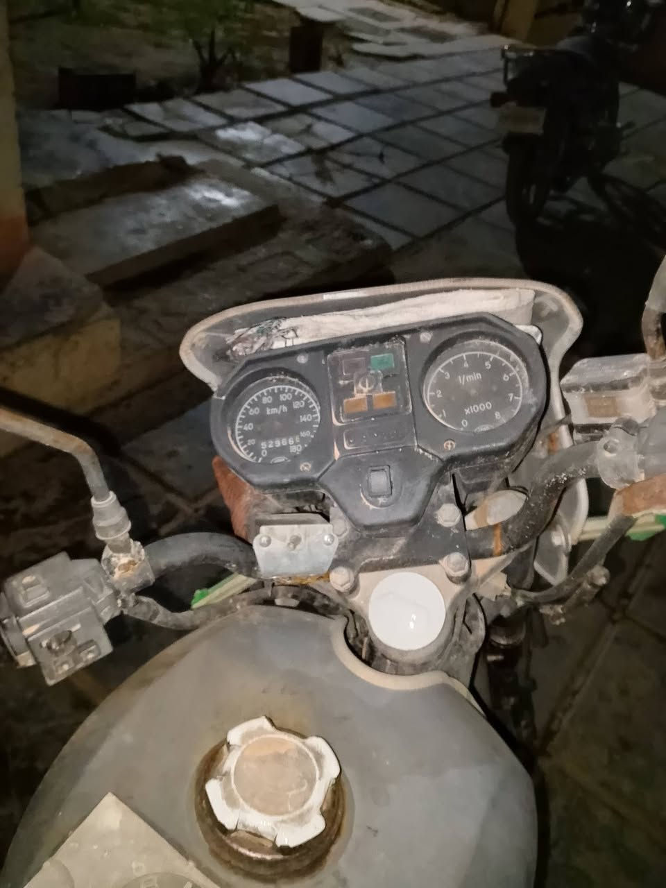 سلام عيكم موطور جاوه لبيع محرك 350cc الكهربايات كله شغاله لايت زنون عالي ناصي سعر 700 وبيه مجال لطيبين مكاني لعبيدي ***********
