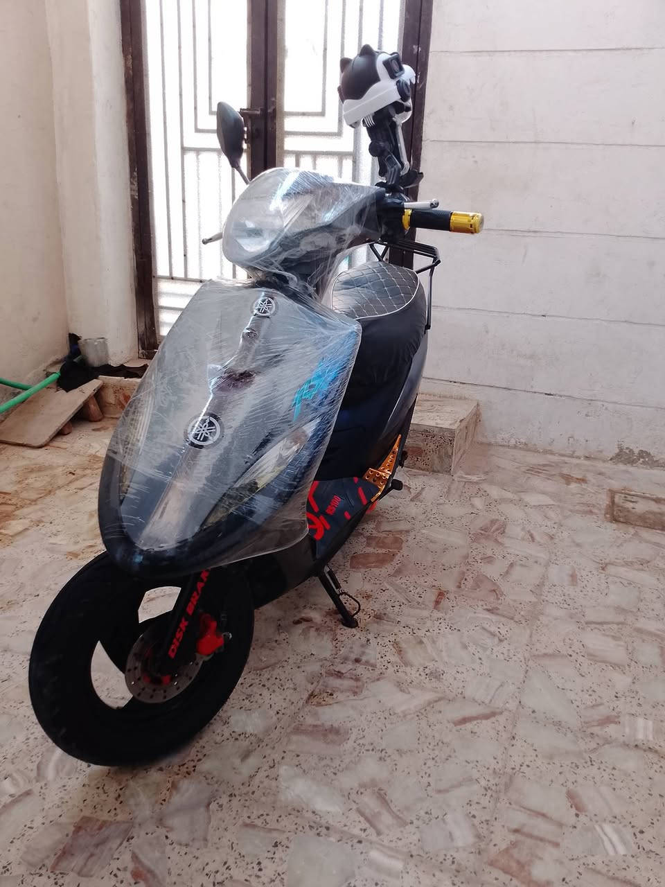 دراجه ماكس عدله جديده بعدها بملامحهة وماطالع بيها نضافه شوفت عينك جيس الدراجه كلها كفاله مكينه ما مفتوحه مكفوله تخبل شلعتهة كلش تخبل لايتات امامي خلفي اشاير كلشي شغال دراجه فول الفول سعرهة مليون و 100 مو فلوسها بس لان محتاج  مكاني المطيحه رقمي ***********
