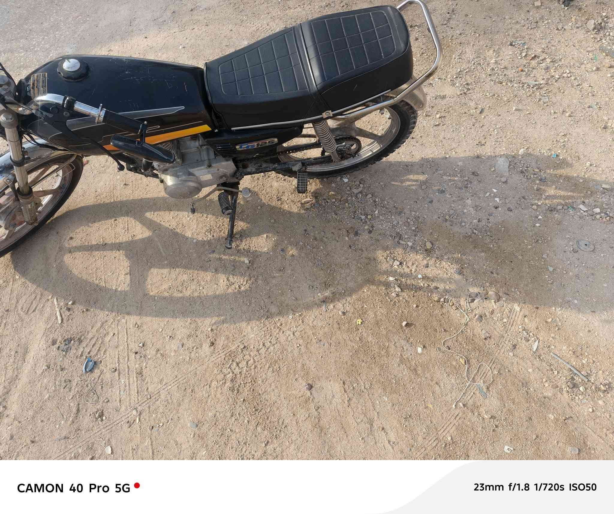 السلام عليكم دراجه  شوفت  عينك   تجي  تفحص   وتاخذ  مال جناي لسعر250  قفل  ***********مكاني    خان النص الحيدريه
