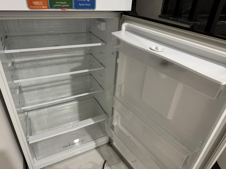 ثلاجة للبيع ٢٠ قدم استعمال قليل 225000           للتواصل الاتصال عالرقم 
0751 059 8557
