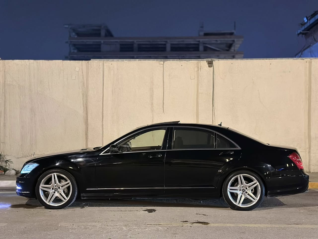 السلام عليكم مارسدس اس كلاس S500 خليجي وكالة كفالة عامة السيارة ماشية 160 الف كيلو فول مواصفات واحد على واحد موديل 2007 محدثه 13 تحديث اصلي وعندي الفديوات مال تحديث صفر مسج السيارة وادامة كاملة من بلكات ونوزلات هنة والمساطر وايرفلو وبراد دهن ولف حماوة وراديتر جديد بالكارتونة وجوينات وماي اصلي ودهن كير ومكينة وفلات وضاغطة وقايش شنو ابالك مبدلة تايرات ويل تخم جدد وعندي كلهن مصورهن
مواصفات
بانوراما
رادار امامي
حساسات امامي خلفي
نايت فجن ( ناظور ليلي )
لايت داينمك
كراسي كهرباء امامي خلفي
كراسي منفصلة خلفية
ماوس خلفي
تبريد خلفي منفصل
خمس بردات
بوب شفط
محرك 5000 ما مفتوح ومكفول هوة والكير
رقم وهزة جدد تروح تحول باسمك باي مرور تريد مكاني بغداد سعر السيارة 208 ورقة وبيهة مجال حك الجية السيارة جديدة وما ماشية وبلادية متتقارن بغيرهة
***********
