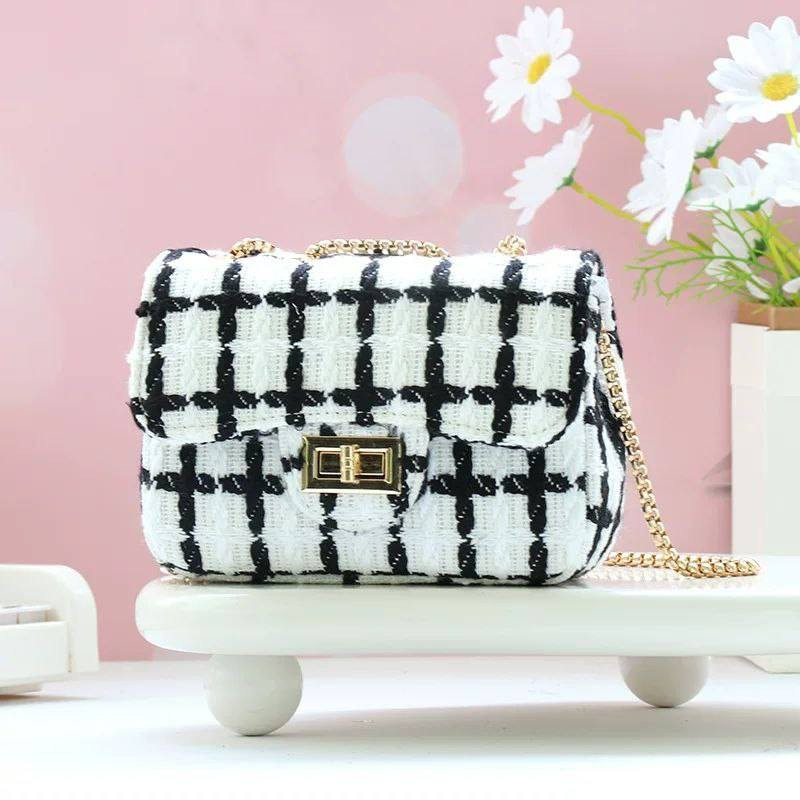 جنطة نسائية
نوع 144
السعر. 5000 
الدرزن يجي مشكل 56 الف
للحجز. مراسلة الصفحة


**إذا كنت صاحب هذا الإعلان وتريد حذفه لأي سبب، رجاءا أرسل رسالة إلى الدعم الفني**