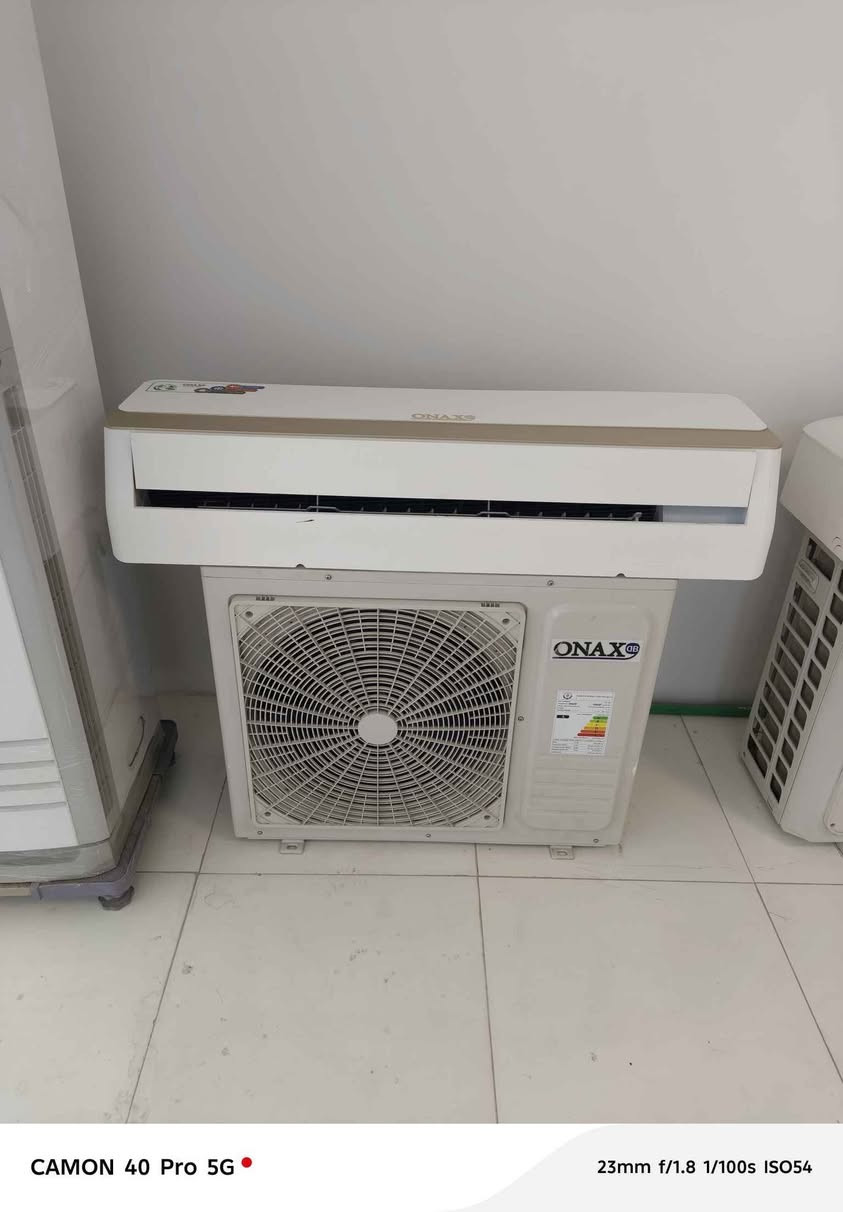 سبلت اونكس حجم ٢٥ طنين الحجم الجبير داخلية عملاقة استعمال ٣اشهر دبل راديتر البوري الجبير  كامل مكفول من الصيانة ومن كلشي بلادي بلادي 
النجف الاشرف حي الجمعية شارع الوائلي مجمع الديار
*********** النجف, العراق
