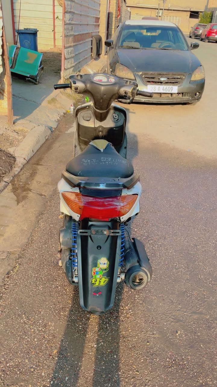 ‏سلام عليكم دراجةسكنس نثيه سرعتها 140 دراجه خطين كهربائات سلف هندر كله شغال عنواني بالشعله بسعر  رقم الهاتف 375.     ***********
