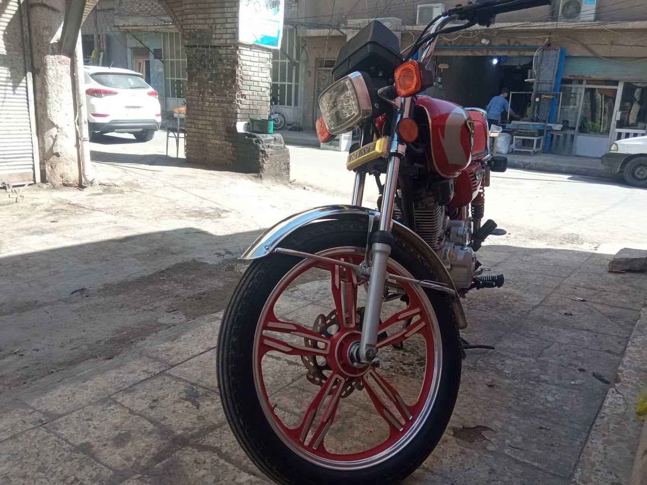 السلام عليكم دراجه سيفان خمسه كير للبيع رقم انكليزي السعر مليون وهذا رقمي ***********
