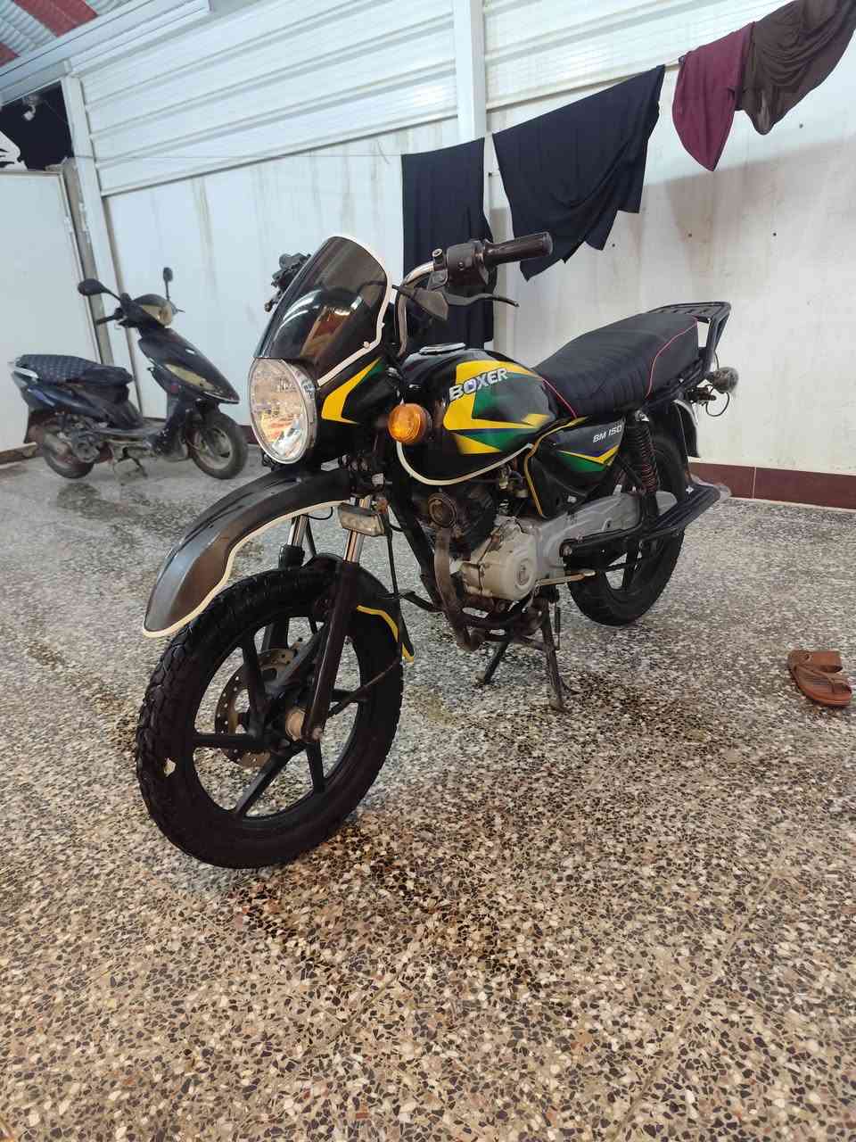 السلام عليكم بوكسر  جبلي للبيع موديل 22 اوراق سكنر كهربائيات كلها شغاله نگره سلف بكل وقت محرك مكفول من كلشي مفتوح بعده ع سحگ شرط لا نضوح لا صوت گمرك مدفوع يعني ينفتح ترقيم ترقم شلعه و معدل تشگ الكاع ما ناقصها برغي زوج تأيرات جدد  سعر 950و بيها مجال شي قليل مكان نجف ***********
