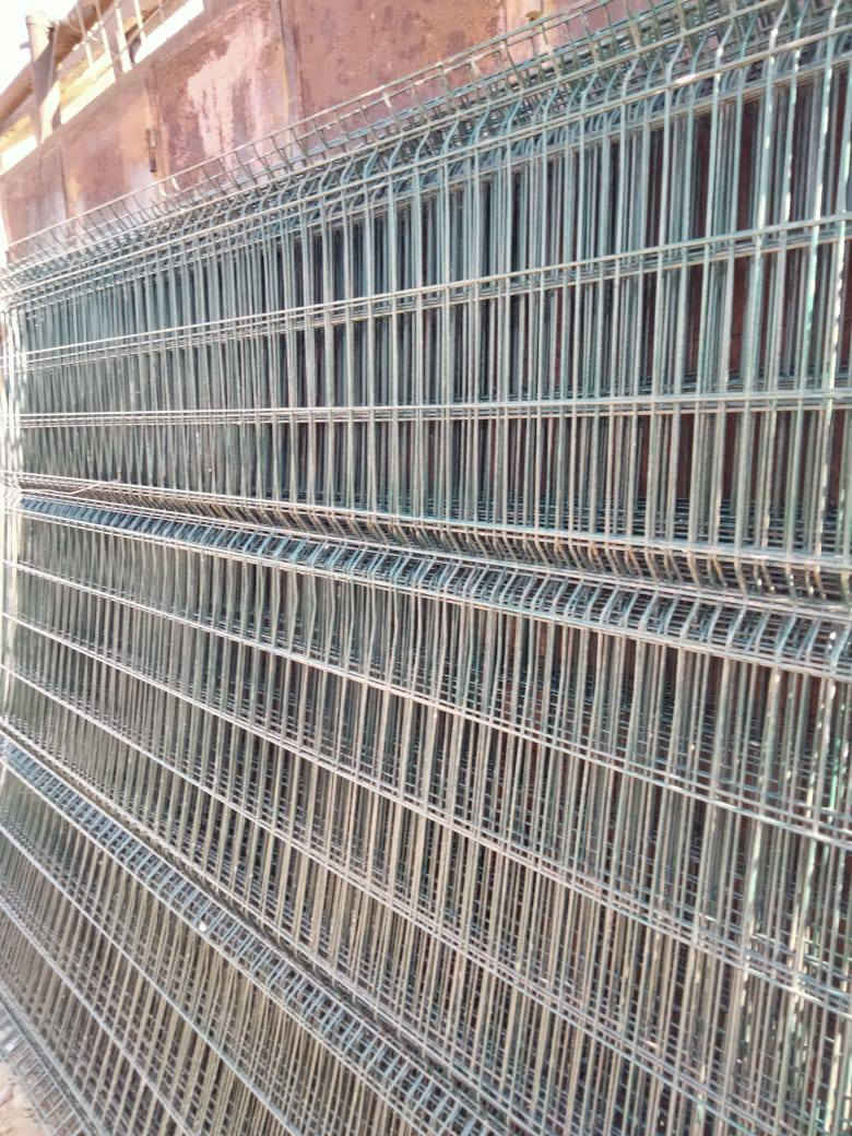 بيارسي اللبيع مستعمل قليل جدا طول مترين ونصف العرض  190 العدد 18 سعر طبقه 30 الف مكاني بغداد مدينة نهايه شارع الفلاح تواصل رقم الهاتف ***********
