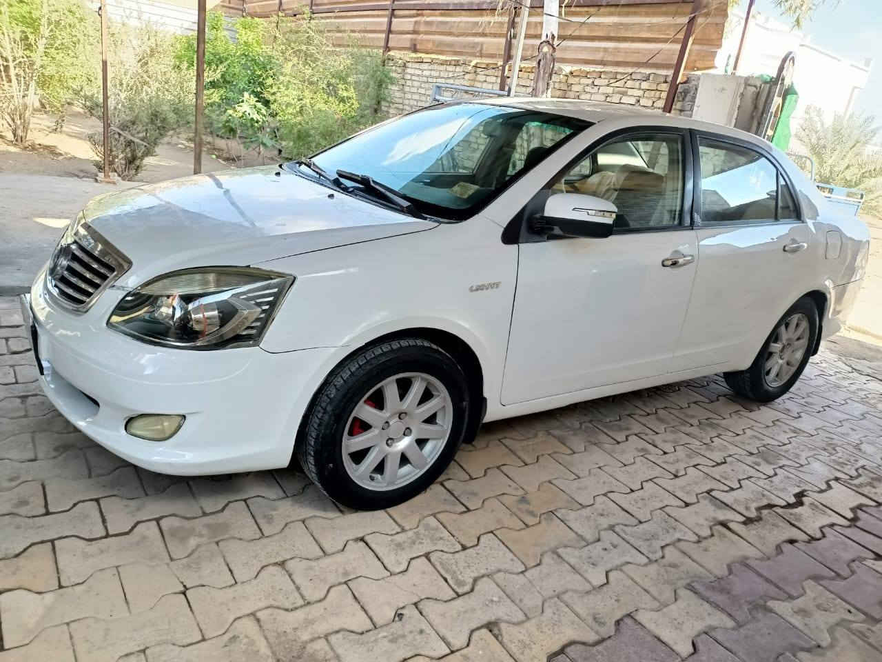 جيلي موديل 2013 مكفولة لا ضربة ولا صبغ ماعدى الخياسات المكصوصات الجوة الرقم بابل المكان ديوانية السيارة جاهزة مكينة وكير واكسن وحدادية السعر 52 غير متواجد على الفيس الاتصال على ***********
