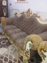 عندي تخم ٨مقاعد للبيع بسعر مناسب نضافه ٩٠/ اليريده يدخلي خاص او واتساب...