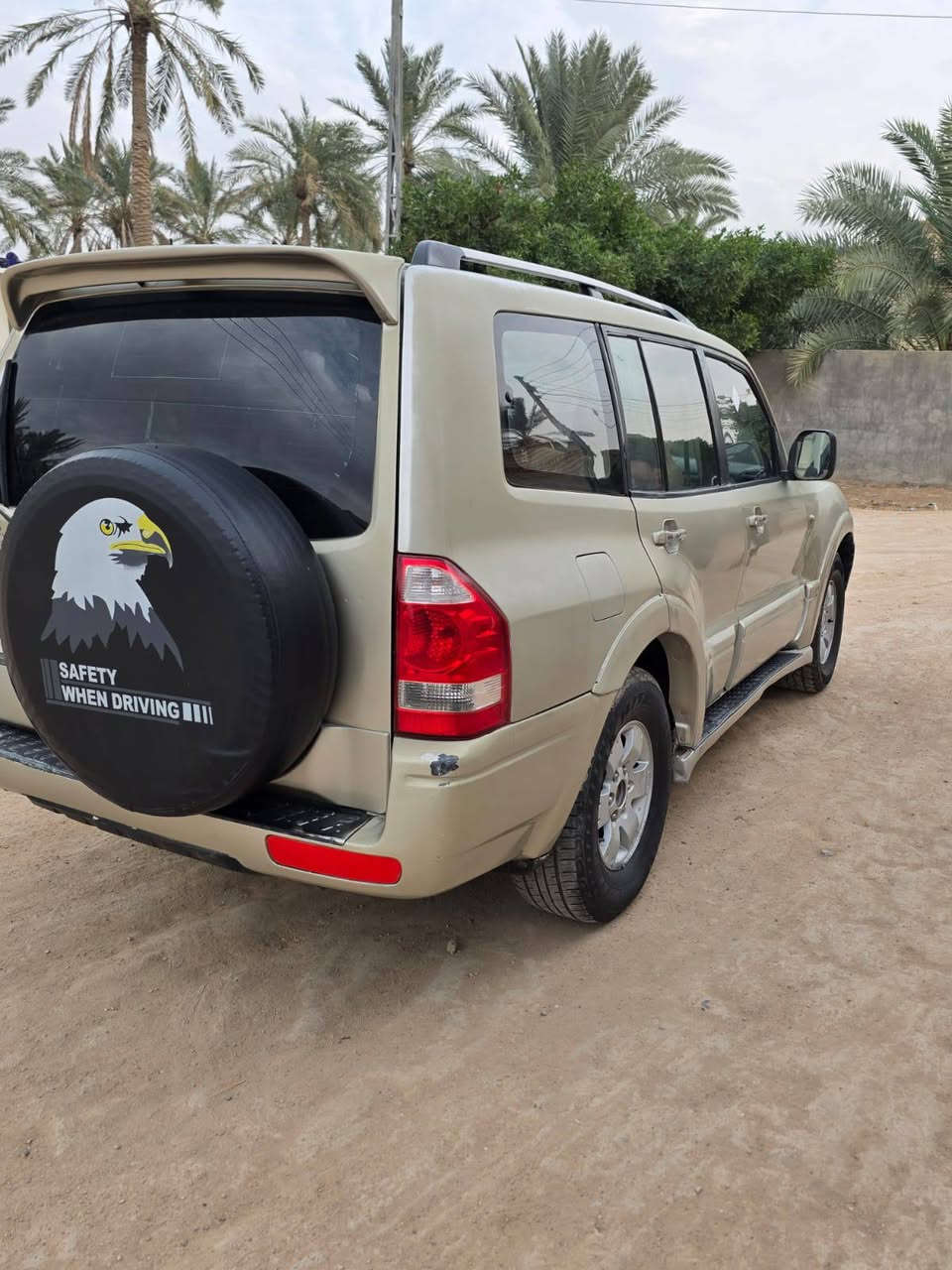 باجيرو موديل 2007 بأسمي سنويه ل27 جاهزه من كلشي تدفئه وتبريد تخم تاير حداده جديده كهربائيات شغاله السعر 73 وبيها مجال   البصره / قضاء المدينه
***********
