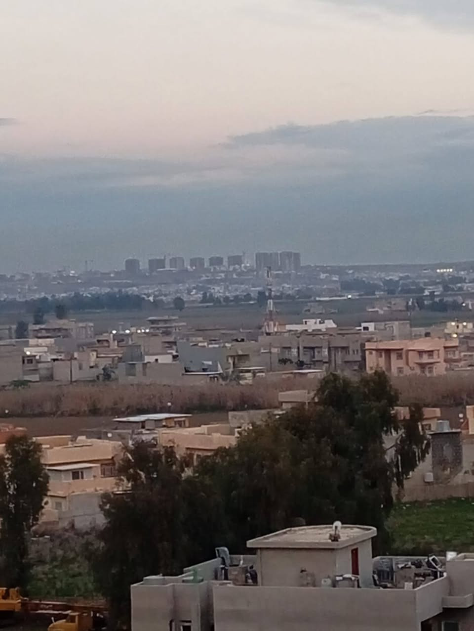 شقة للإيجار – الموصل / الجانب الأيمن / حي 17 تموز
شقة سكنية طابق الثاني،مساحة واسعة  150 متر  مناسبة للعوائل، تقع في منطقة هادئة واطلالة فريدة على الجانب الايسر وفندق الموصل وقريبة من جميع الخدمات.
تتكون من:
٢غرف نوم
صالة
مطبخ
صحيات
بلكونتين
الشقة مرتبة وجاهزة للسكن فوراً.
الإيجار الشهري: 300,000 دينار عراقي
للاستفسار يرجى التواصل على الرقم: 9647741661281+
9647778442182+


**إذا كنت صاحب هذا الإعلان وتريد حذفه لأي سبب، رجاءا أرسل رسالة إلى الدعم الفني**