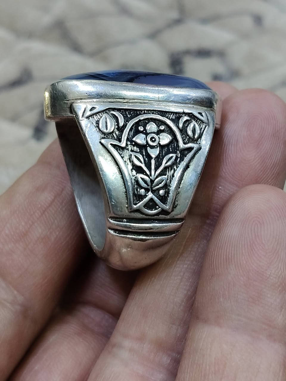 عقيق يماني صياغة ثقيله 250 ألف بغداد ***********
