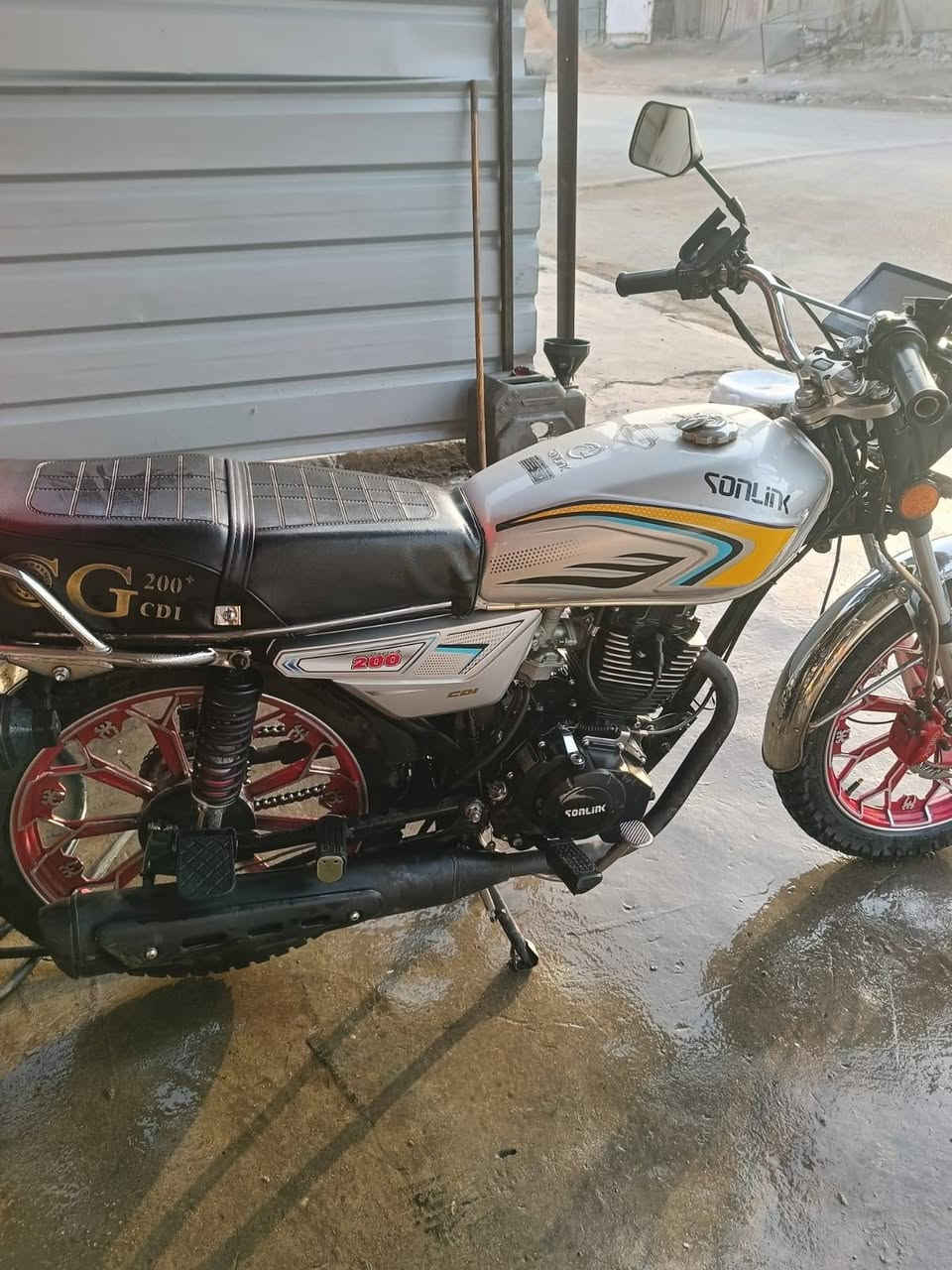 السلام عليكم
سونك 2025 مكفوله
اوراق كامله مكينه 200cc
سعرها ٧٥٠ وبيها مجال
الاستفسار ***********
