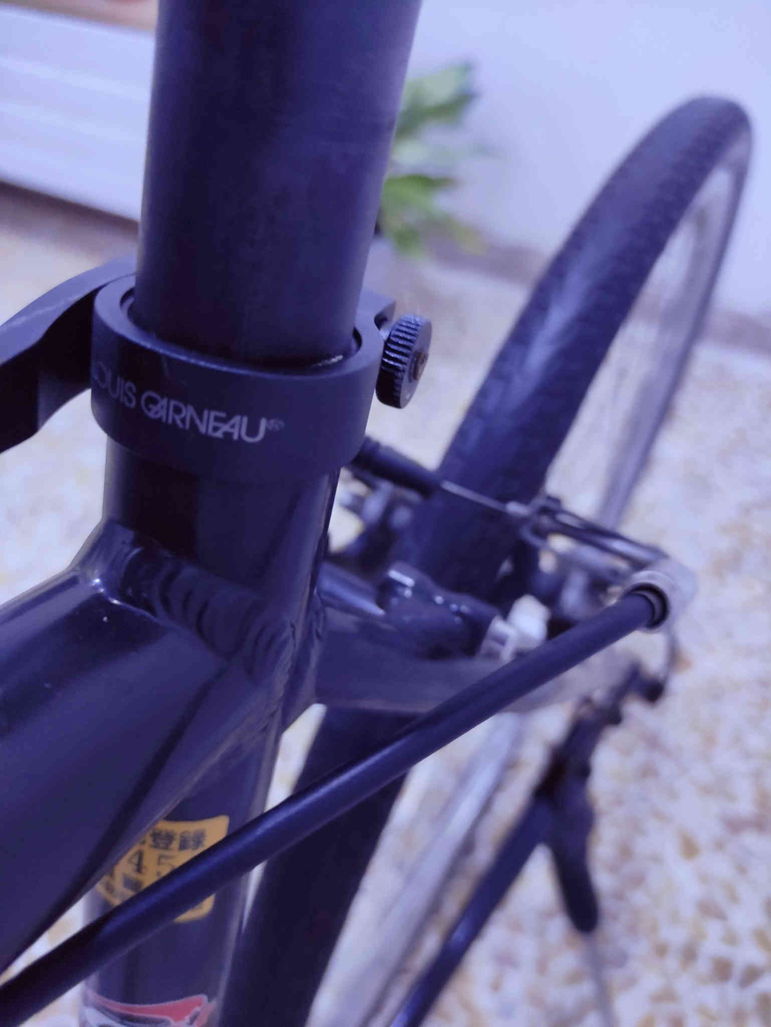 السلام عليكم

دراجه ماركة لويس #LOUIS_GARNEAU ماركه عالميه غنيه

 عن التعريف صنع اصلي اورجنال كندي🇨🇦 مختوم

حجم 28(C700)  قياسM ميديم لشه عالية وضخمة 
  
لون (أسود لامع ميتاليك) ...فوول المنيوم خفيف جدا

 دبل امامي هايدروليك سلس١٠٠٪ لامتصاص الطسات والصدمات 

سستم شيمانو كامل سيت  آلتوس كامل #SHIMANO_ALTUS

بدالات السرعه 8X3 سحب دفع #شاشه_حديث

بريكات شيمانو تيكتروبالمكان #TEKTRO...رقبه لعابه متحركه 

حسب الطول تتقدم للامام وترجع للخلف وتتصعد وتتنزل 

وياله #ALEXRIMS  طبقتين مصممه لتحمل الاوزان الثقيله

 والطسات ....تايرات كتان اصليه نقشه ناعمه فوول سلاسه وسرعه 

سرج طبي اصلي ...كامبليون امامي خلفي وبلسرج  

الدراجه ختم واحد ليبل واحد ... وبلحقيقه بعد احلى من الصور 

🔴الدراجه قطعه مال حاويه غير مستخدمه داخل العراق ...ما مبدل بيها برغي على وضع الشركه بلاد ....ما بيها اي نقص كامله وجاهزه ١٠٠٪

المكان الموصل الجانب الايسر.....السعر 230 الف (ثابت_قفل)

يوجد توصيل بغداد 

رقمي *********** للتواصل
