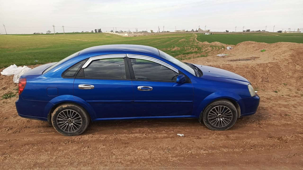 السلام عليكم 
اوبترا موديل 10
لون ازرق رقم دهوك 
سنويه اب اب اسمي 
طخم امامي خلفي جديد
زوج تواير جديد 
 كابون بانزين بيها 
ضرر 3قطع جاملغ وبوند وصندوك تبديل 
السعر 65 ورقه
***********
***********
