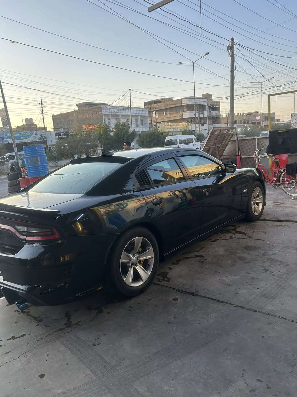 السلام عليكم اخوان جارجر موديل ٢٠١٥ سياره كير محرك صدر بل باكيت محرك ٣٦٠٠ تو ويل  سياره كلشي موظح بل فديو بيهة جاملغات صبغ اماميه وبل بيبان الاماميه اكو صبغ شاصي كفاله سياره مال جني سعر مال بيع بدون عمله قفل ١٥٠ ورقه وحخلي صوره الحادث ورقم شاصي
 ***********
