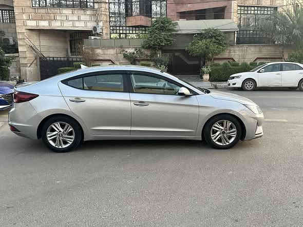 سلام عليكم للبيع النترا موديل 20 حادث موضح بالصور محرك 2000 دوش كير اي تي المرغوب بجم كبس السياره جاهزه بدون نقص وبسمي تحويل وكاله مضمون العنوان بغداد الكاظميه السعر ١٣٠ وبي مجال للشراي يتصل ***********
