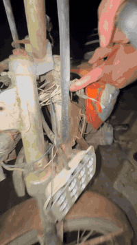 دراجه ارشه اوراق كامله يرادله تعمير
محرك تجفيت جديد متروكه صارله 7اشهر متشتغل
للبيع سعر 400 وبيه مجال ***********
