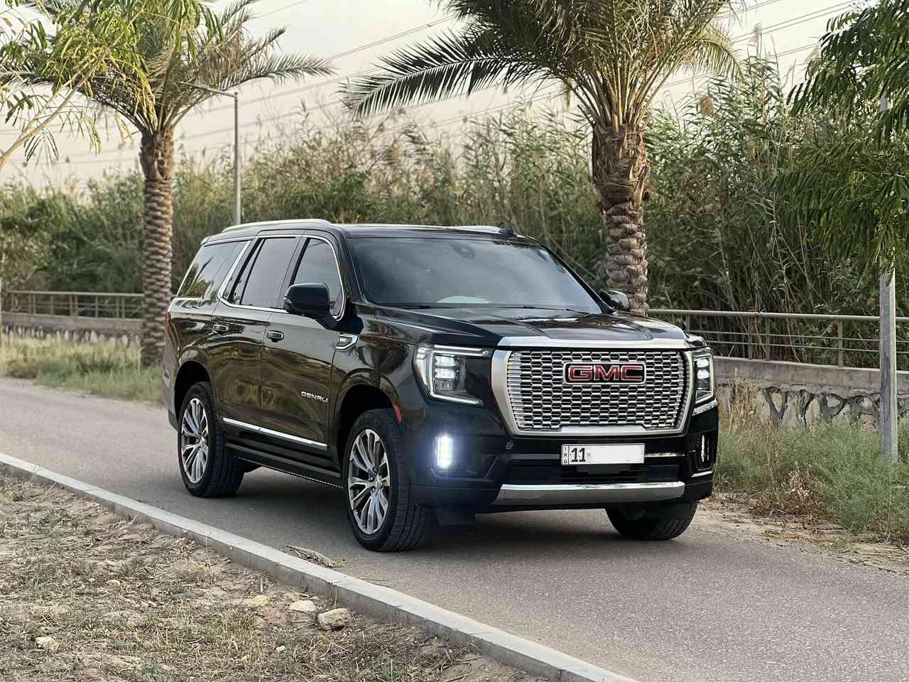 السعر 438🌹 بيع او مراوس 

( عليها رقم مميز جداً بغداد سنويه وهزه جديده بأسمي شخصياً ) 

جمسي يوكن دينالي موديل 2022
وكالة المنصور – وارد خليجي

الممشى: 110  ألف km

داخلية: أبيض أوف وايت (ملكي)
فئة دينالي فل كامل VIP – أعلى المواصفات

7 مقاعد مع كراسي منفصلة

مكينة وكير وكهرباء بحالة ممتازة بدون أي نقص

طخم تاير جديد

المحرك: 8 سلندر بنزين
المواصفات:
فتحة سقف بانوراما
داتا شو (عرض معلومات على الزجاج)
شحن لاسلكي
مرآة وسطية كاميرا
كاميرات محيطية 360 درجة
عدادات ديجيتال
بصمتين وكالة + دخول ذكي
صندوق خلفي كهربائي
ثلاجة
مقاعد كهربائية
تبريد وتدفئة وخزن للمقاعد
رادار + نظام المحافظة على المسار
إضاءة LED
تبريد خلفي منفصل
إطفاء وتشغيل ذاتي
حساسات أمامية وخلفية
إنارة ترحيبية
وبعد بيه هواي مواصفات 
معروفه ميحتاج اذكر

السياره بيه جاملغ مبدل وبنيد صبغ فقط والباقي مكفول تفحص وين ميعجبك

السياره نضيفه كلش وبدون نواقص
وبلعافيه ع الياخذها🌹

السعر 438🌹 بيع او مراوس

*********** ☎️
مكاني النجف الأشرف
