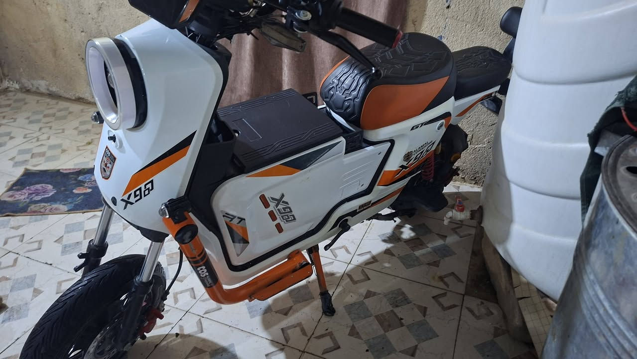 x900 للبيع مكاني بصره زبير كلهه شغاله ماعوزهه شي السعر 450 او بيها مجال قليل
*********** وتساب
