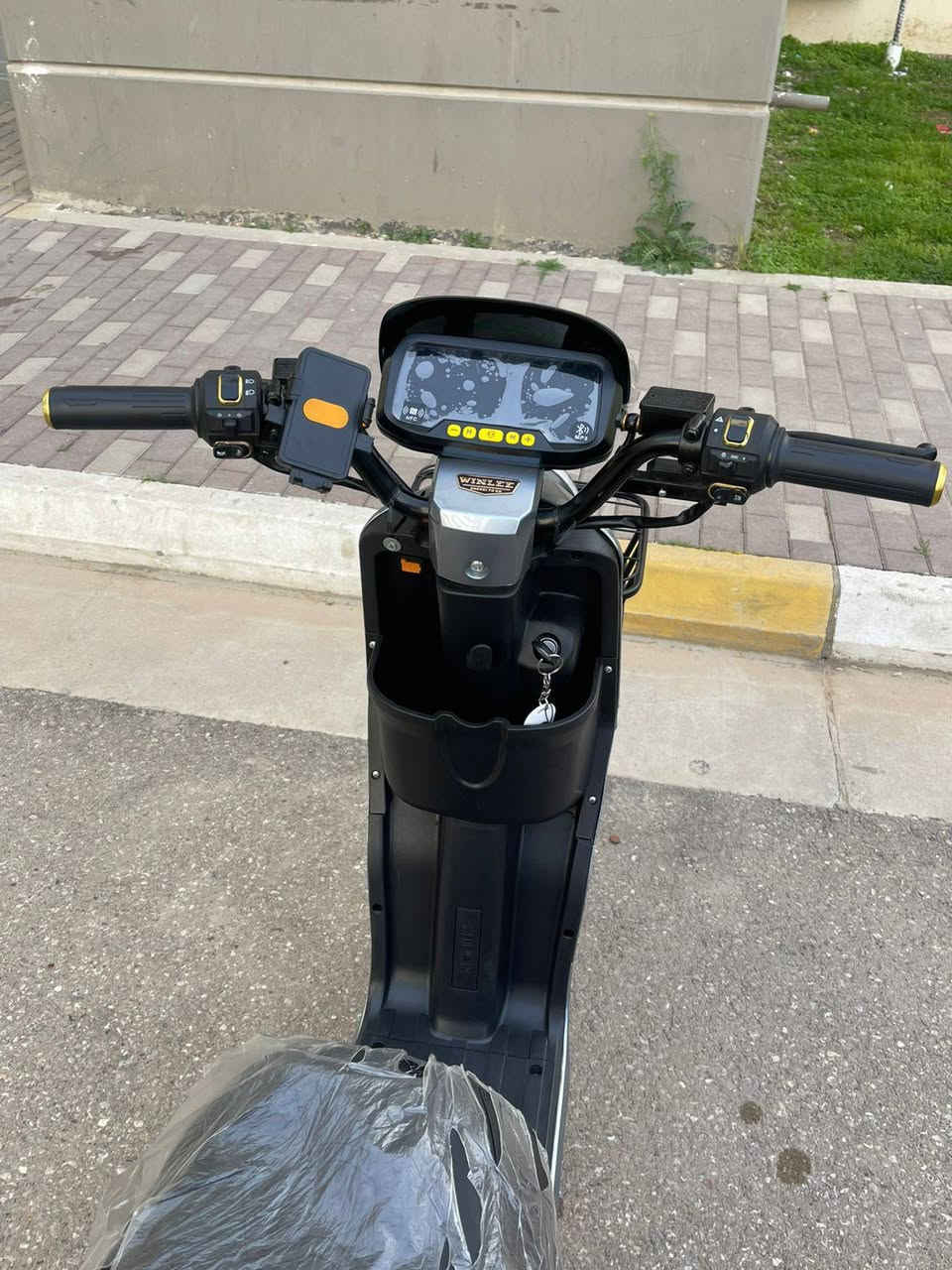 دراجه شحن موديل 2026  
R9 سرعه حقيقيه 100 
5 بطاريات
استخدام شهر واحد
السعر450 الف
للتواصل 0774 114 6722 وتساب
