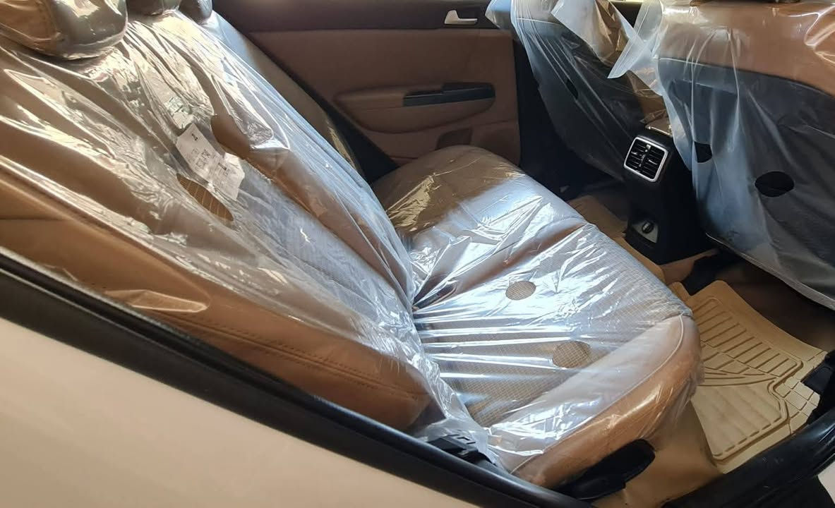 سلام عليكم للبيع سبورتج موديل ٢٠٢٠ خليجي رقم بغداد بأسمي تحويل ثاني يوم ماشيه ٥١ سياره مواصفات نص فول  كفاله عدا بارد بين جاملغ وباب الصدر وبيها رصعه فقط السعر ١٩٠ وبيها مجال للتواصل ع هذا الرقم ***********

