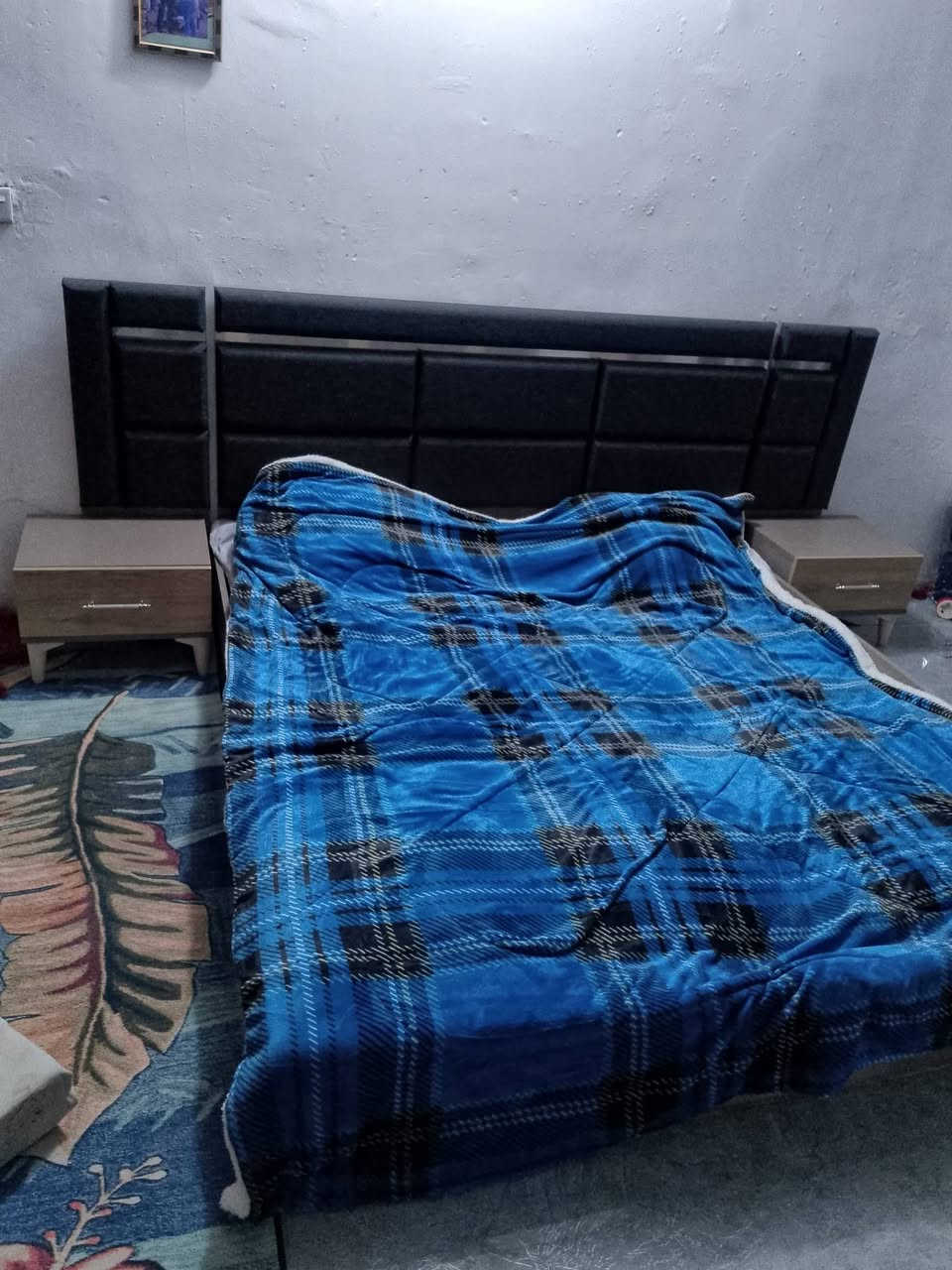 السلام عليكم غرفة تركيا للبيع جديد ما مستعمله سعرها 550 رقم واتساب ***********
