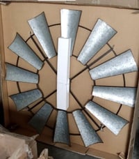 ساعة معدن • قطر ١م • مطاعم واماكن كبيرة