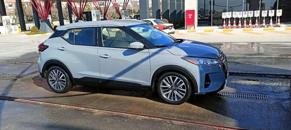 *تحية طيبة لجميع المتابعين *
للبيع نيسان كيكس. 
موديل 2021. 
مواصفات SV
محرك 1600 اربعة سلندر. 
اللون سمنتی. 

المواصفات SV
دخول ذكي. 
بصمة تشغيل وتشغيل عن بعد. 
رادار امامي و رادارات جوانب. 
حساسات خلفية وتوقف ذاتي. 
كاميرا خلفية وتحديد مسار. 
فول تحكم استيرن. 
نقطة عمياء. 
هاند بريك بصمة. 
ومواصفات اخرى كثيرة. 

سیارة رقم سلیمانیة. 
 
للاستفسار اكثر عن السيارة يرجى على الرقم ***********
