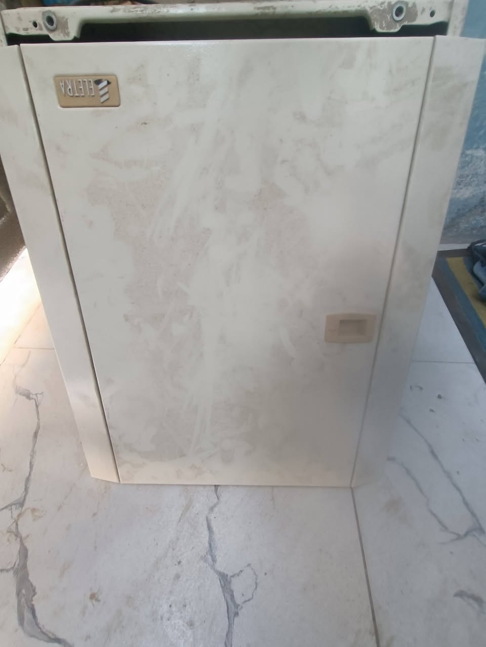 بورد كهربائي مال بيت ثقيل وياه قاطع سعره75 هوه والبوردهذه رقمي ***********
