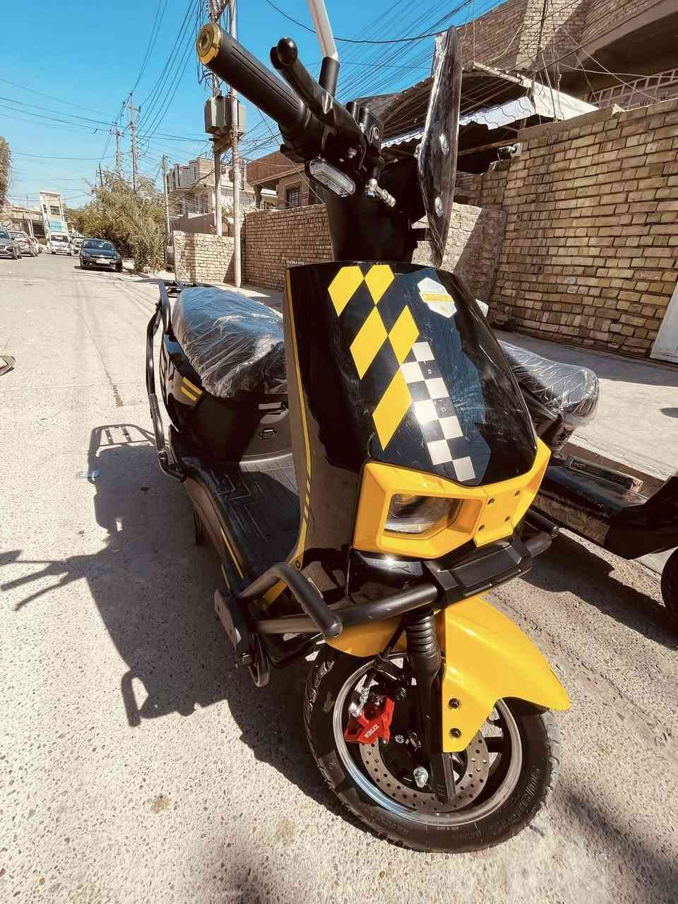 السلام عليكم دراجة شحن للبيع مستخدمه فقط اسبوعين+ 6 بطاريات + ملف 2000 + و3 نمر اشاره يمنه يسره + بيهة نظام البك السعر : 975 الف وبيهة مجال لشراي . العنوان : حي اور قرب جامع الفردوس + التواصل على هذا الرقم : ***********
