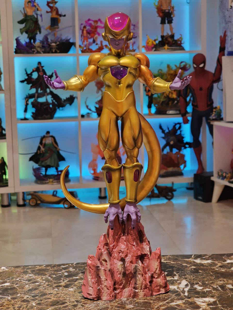 مجسم فريزا الذهبي
طول ٣٨ حجمه كبير 
وزن ثقيل 
تفاصيل  نار 
سعر ١٨ ألف بس 
للتواصل  ***********
بيج الانستا zain_anime_store
بيج الفيس Zain Anmi
