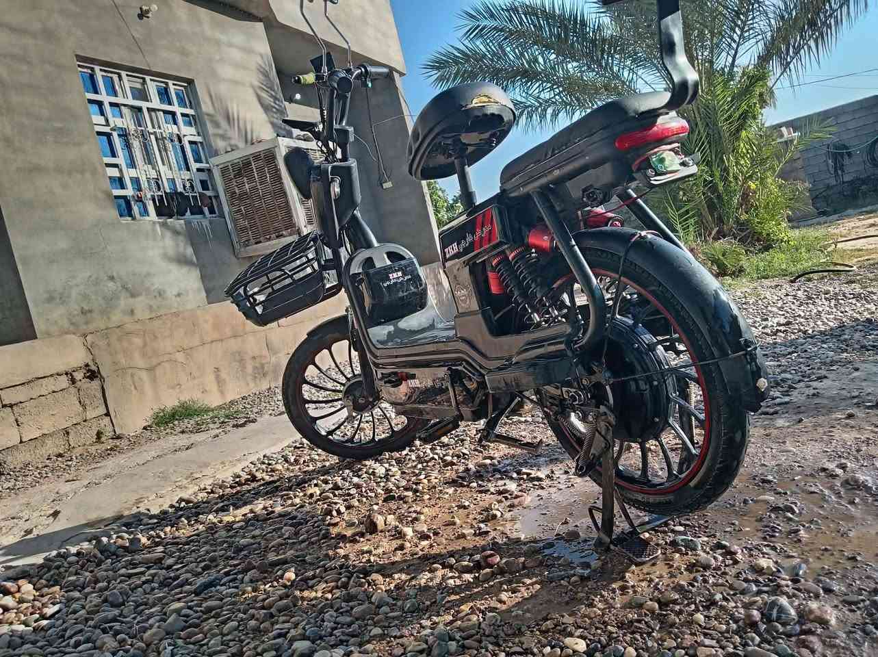 السلام عليكم 
موطور شحن 
حجم 20
موديل 2024
اشاير يمين يسار 
السعر 280
وبي مجال قليل
يرهم مراوس با ار 9
***********
