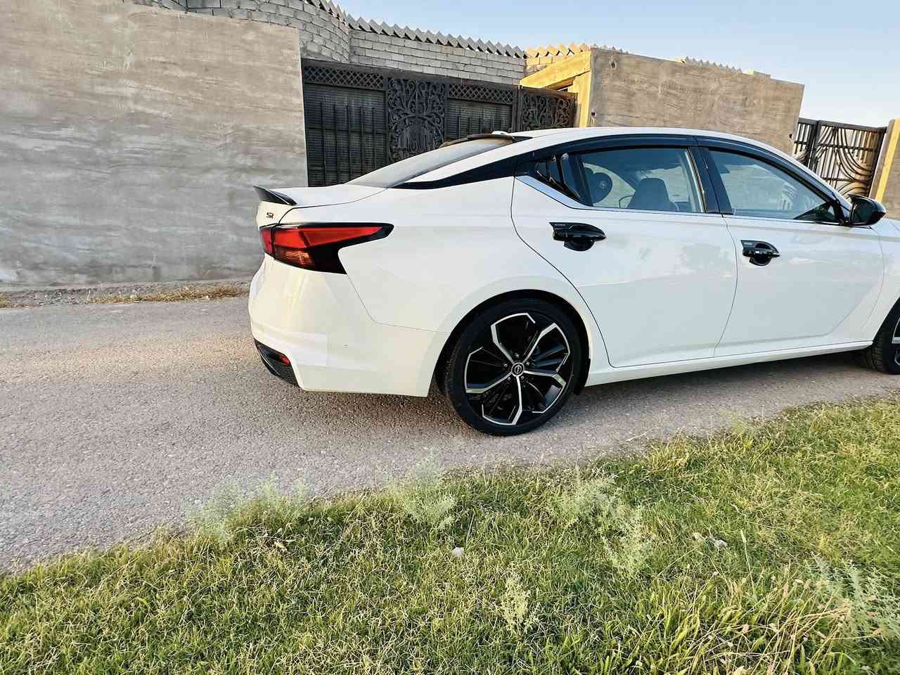 سلام عليكم
_________
 
نيسان ALTIMA 🇯🇵

السياره معوقين

موديل 2024 

فئه SR

محرك 4سلندر 2500

بصمه تشغيل عن بعد شاشه كامره حساس خلفي 

تحديد مسار توقف تلقائي عند لرجوع رادار جانبي 

هزاز استيرن 9سماعات كشن كهربائي لايت لد+زنون بلادي ممشى السياره 59m وجديده بمعنى لكلمه

السعر 177 وبيها مجال 

مكان ديالى كنعان تواصل فقط اتصال ***********
