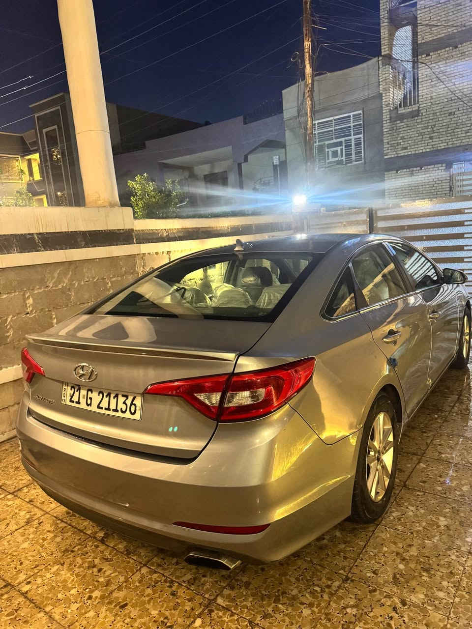 السلام عليكم 
للبيع سوناتا موديل 2016
رقم سليمانيه بأسمي تحويل ثاني يوم 
نص مواصفات 
حادثها موضح بالصور باب السايق مصلح ومصبوغ والي ورا مبدل ومصبوغ والجاملغ هم بي صبغ 
السيارة جاهزة تحتاج فقط ملاحظات بالصدر 
السيارة ماشيه 149 الف ميل 
السعر 120 وبي مجال 
للتواصل ***********
العنوان بغداد المنصور بغداد, العراق
