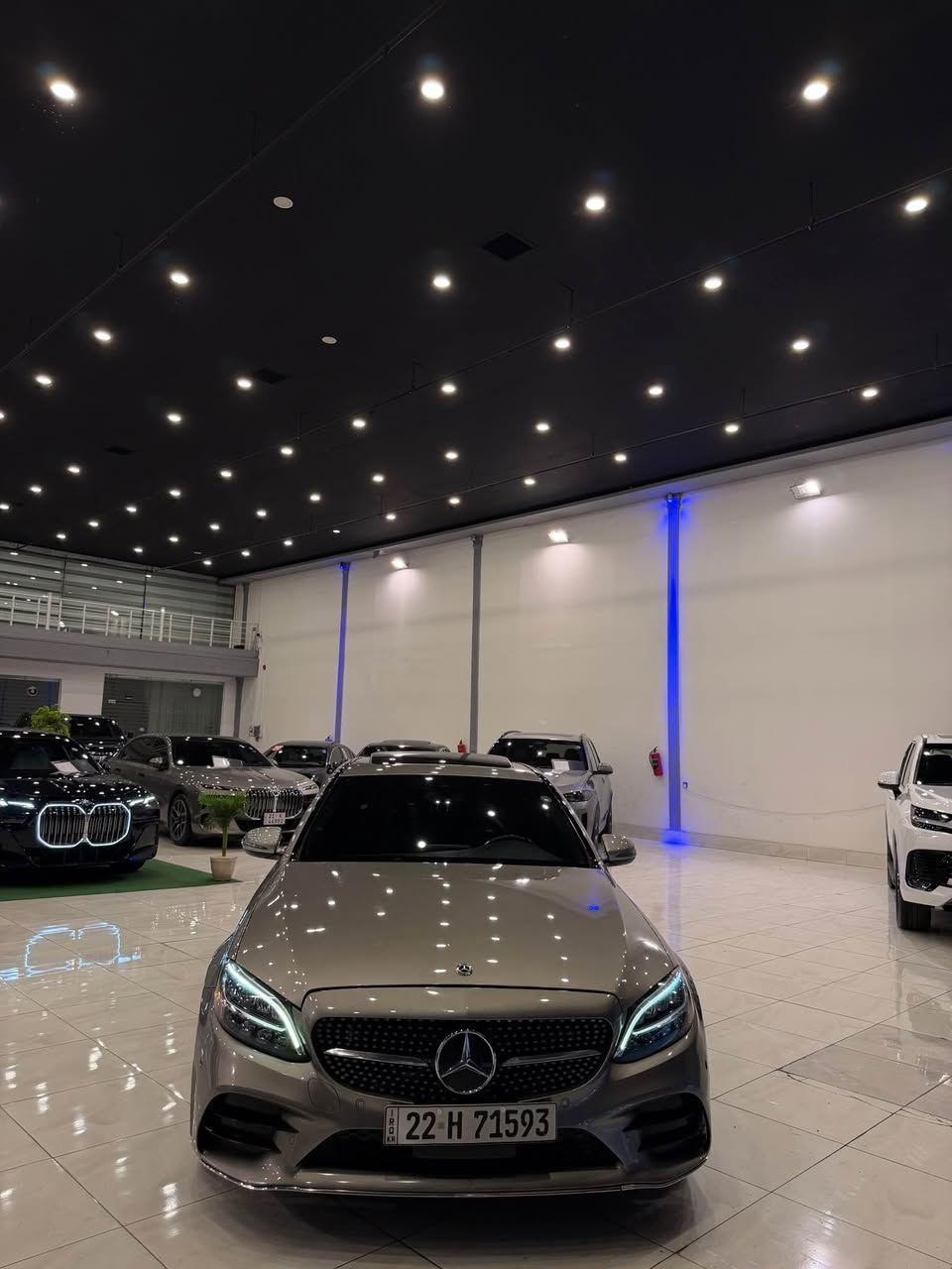 mercedes C300 4amtic 2020AMG 
فول فول سلايد لايد دايناميك كوشن گه رم ٣ گير شاشه گه وره اوتو هولد پارك 
بي سبوغ بي زوري دعمي نيه 
٣ شوين PDR  هه يه سه ياره كه زور خاوينه 
شوين:هه ولير 
سعر:٢٢٥$💵
***********
واتسئاپ أربيل, العراق

