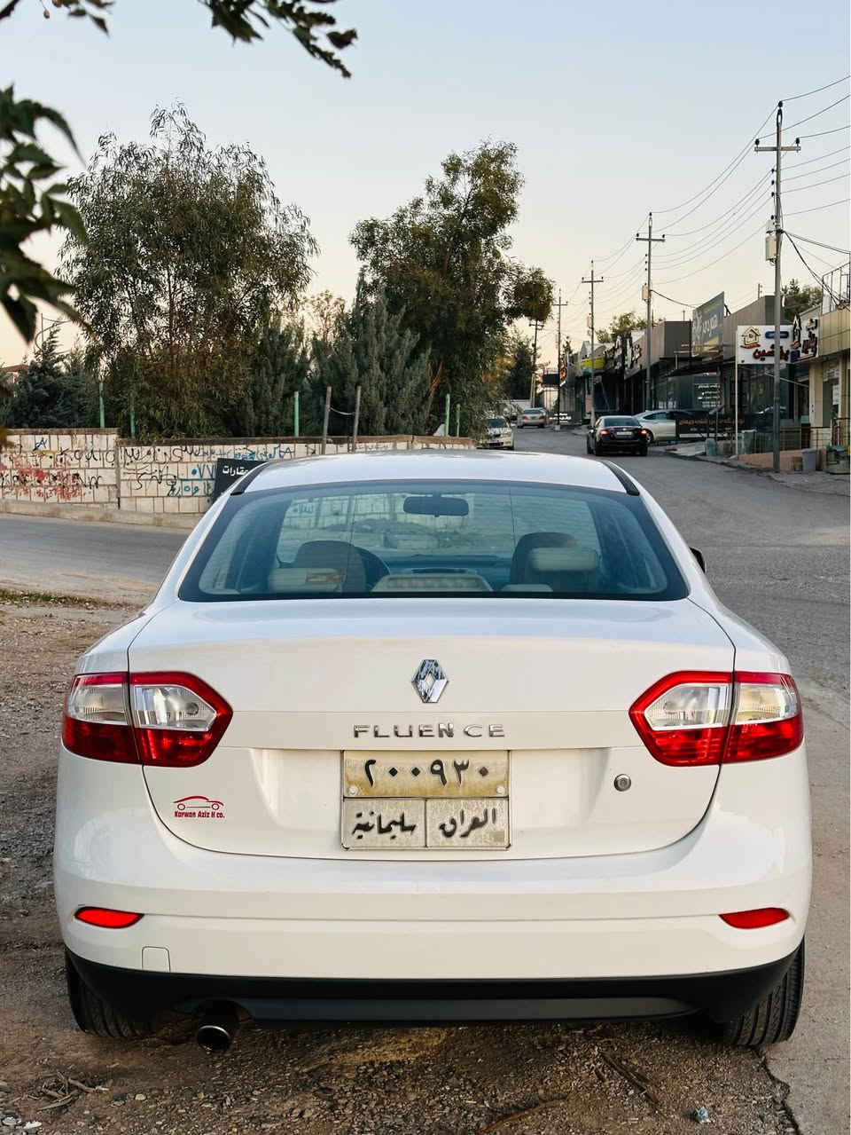 رینۆ فلوێنس 
مۆدیل ٢٠١٥
سفری شریکە و دوو سویچی بیلادی لەگەڵە
گیر و مەکینەی بەشەرت ئیسپانەی بەرنەکەوتووە
٤ تایەی لۆکی لەژیرە 
 سەنەوی تازەیە تا۲٠٢٥
تحویل و خرامە و بەناوکردن بەشەرت
سەیارەکە دوو پارچەی بۆیاخە بی ناو گرتن 
شوین// سلێمانی
سعری $76گڵا و مجالیکی کەمی تیایە
*********** Singapore
