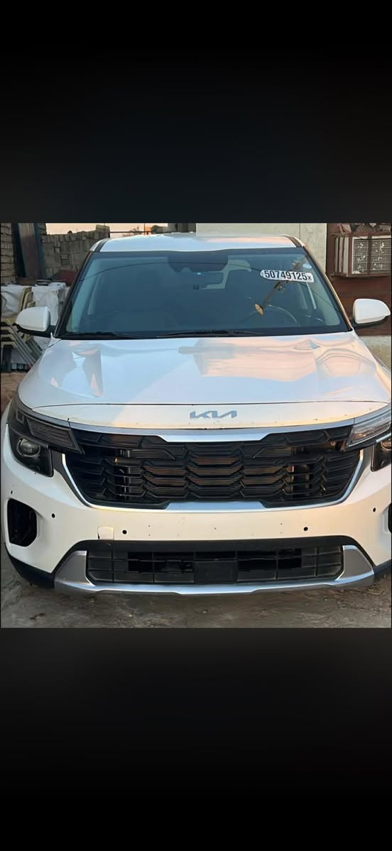 سلتوس 2024 بدون صبغ.  محرك 2000. بدون رقم.  مكان بغداد السعر 160 بي مجال قليل. لاتصال ***********
