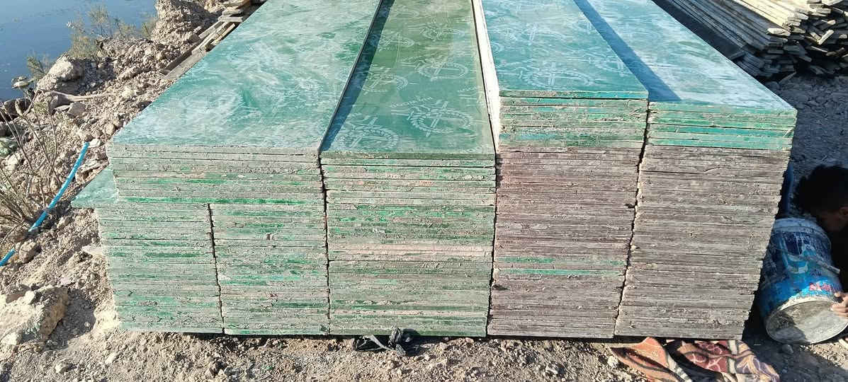 السلام عليكم بلايود جديد دكه وحده 100طبقه مشرحات ع30و 40و50بغداد الحسينيه ***********
