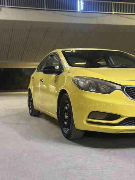 السلام عليكم 
كيا فورتي 
للبيع 2016
وارد امريكي 
حادث السياره
جاملغ الايمن مبدل 
ودعاميه ++تعيدل بسيط جدا لغد ايمن
تصليح بسيط في اجزاء السياره 
الرقم ***********
وتساب هنا فقط مخابره ⬅️***********
من رخص الادمن
