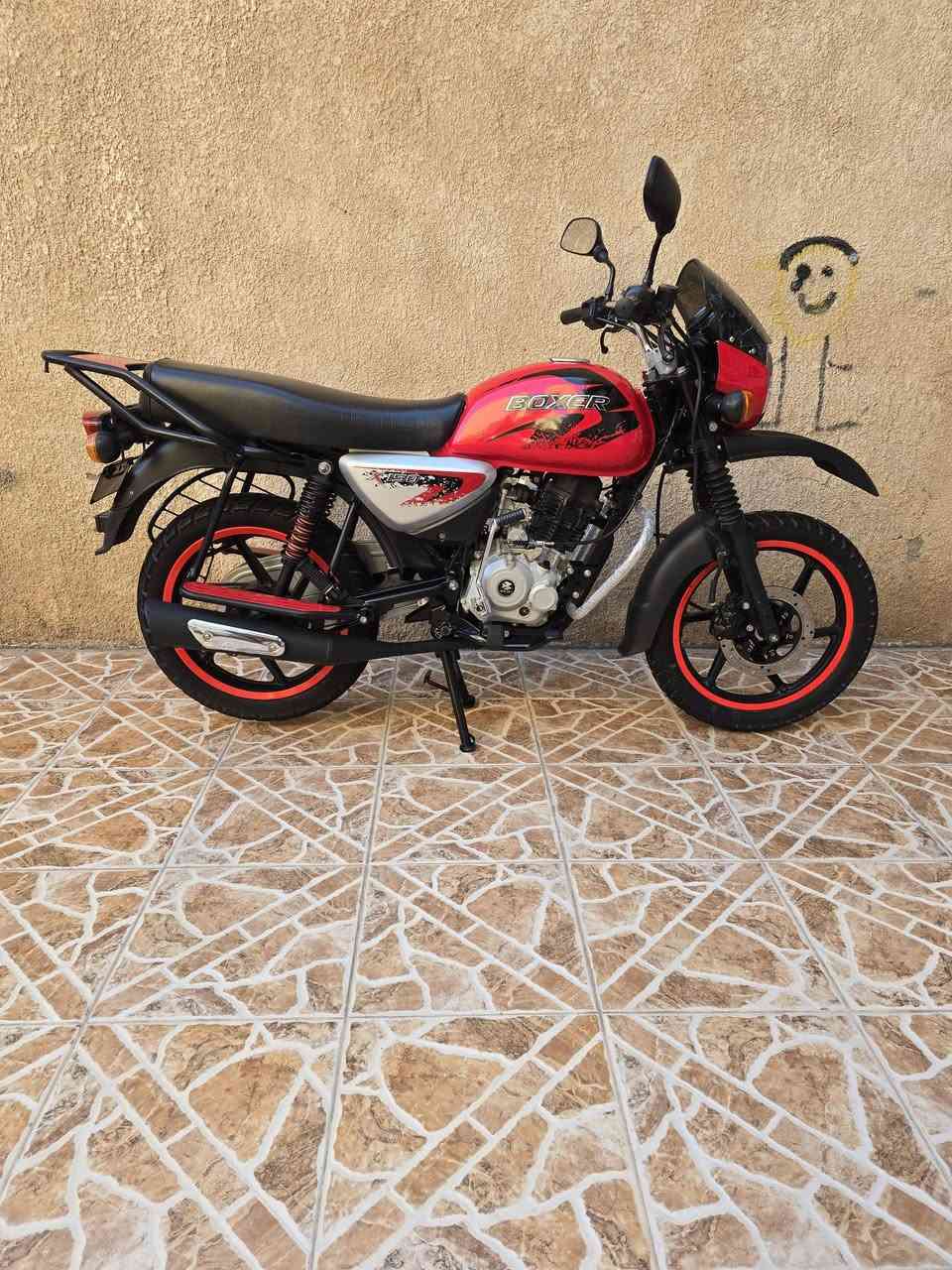 السلام عليكم شباب
بوكسر للبيع 
موديل 2023 شهر 7
 نازله 2025 
دراجه زيرو 
مكفوله كفاله عامه 
اوراق اصولي 
بشرط ترقيم 
 السعر خاص 
مكاني ديالى خالص
 هذا رقمي ***********
