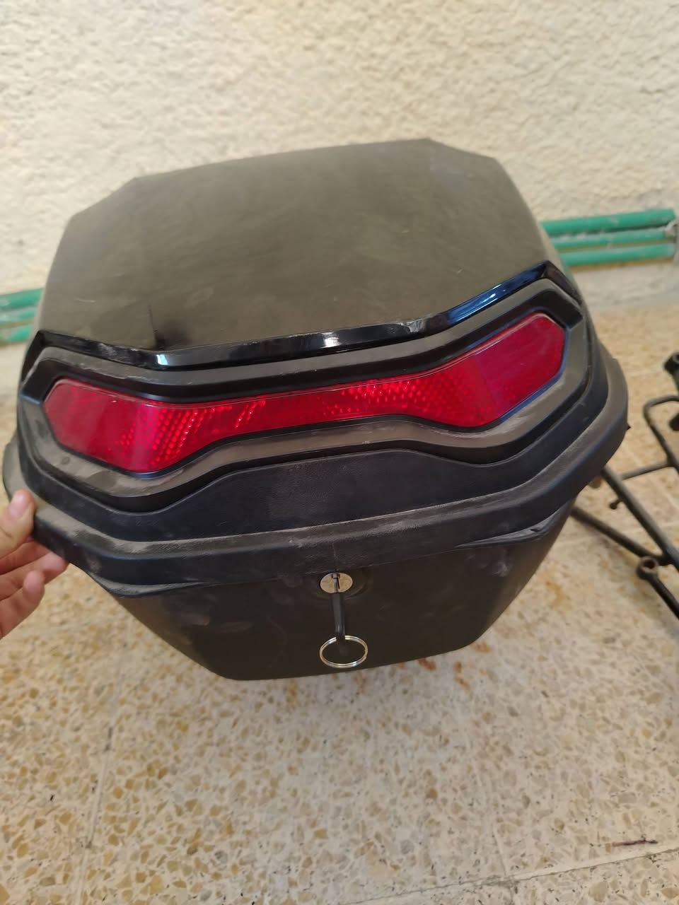 سلام عليكم 5سبايات وصندوك ابيع شلع رقم التلفون *********** مكان بغداد مدينة الصدر
