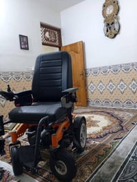 كرسي شحن البيع جديد  تواصل ع رقم 07705698788