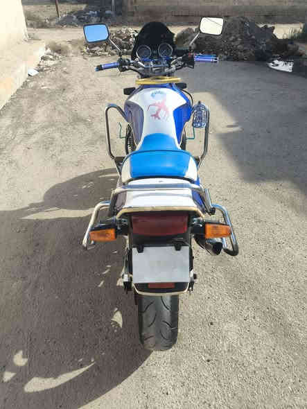 سي بي مرقم للبيع موديل ٢٠٠٠جيل اول مسجل بالسنويه ١٩٩٨ بدون لوحات
مكينه مبدل گازكت فقط  كله شغال لايت اشاير 
معدل ٢٠٠شرط دهن جديد موتل وتايرات جدد قبل ٣ايام شديتهن 
السعر ١٧ ورقه وبيه مجال تحويل ثاني يوم 
مكان الانبار الگرمه 
***********
