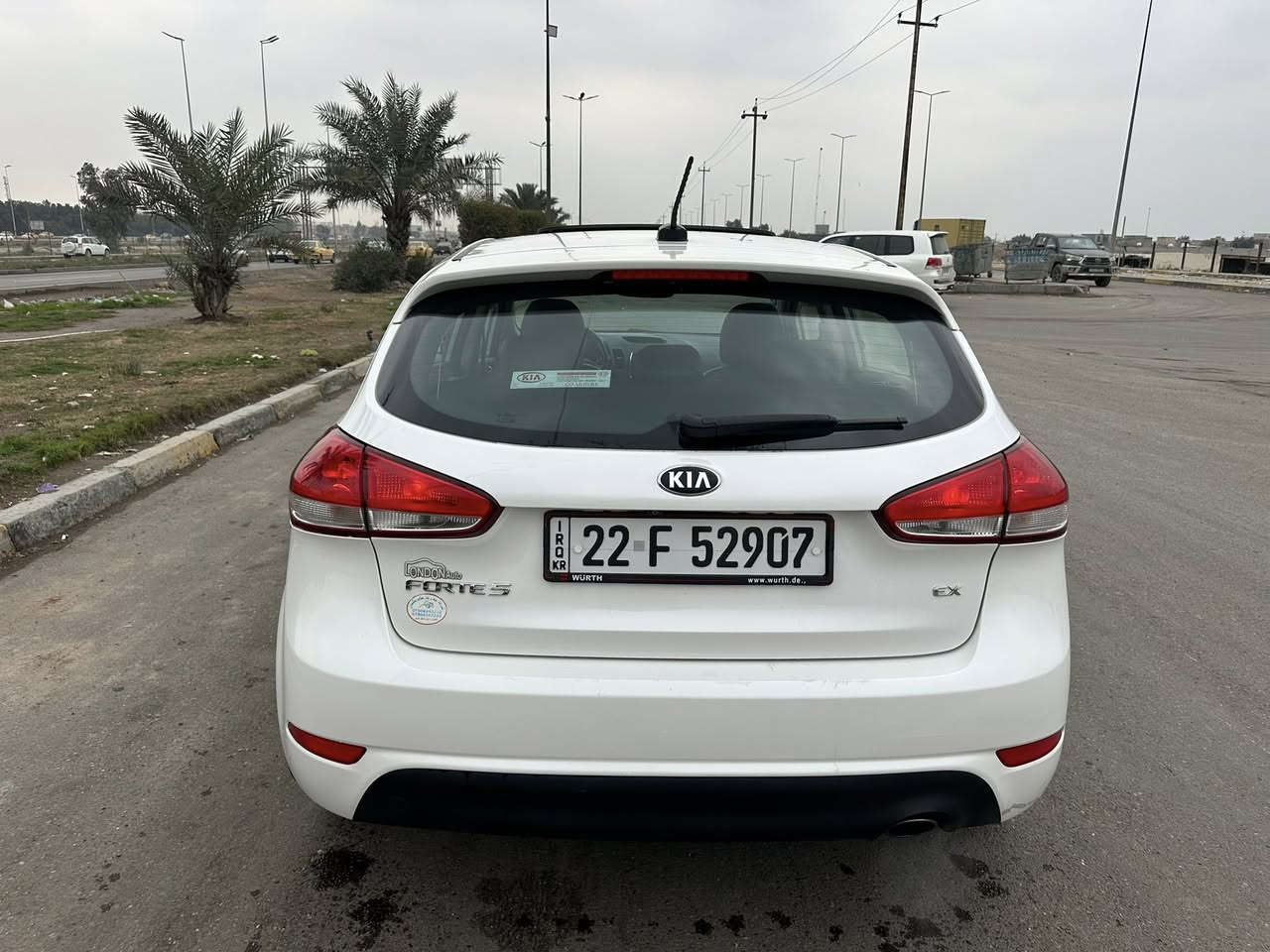 السلام عليكم سياره كيه فورتي موديل 2018وارد امريكي مواصفات فول واحد على واحد محرك 2000سياره جاهزه حلوه محرك كير صدر تبريد تخم تاير مكفولة رقم اربيل تحويل مباشر حادث سياره بنيد وجاملغ العنوان بغداد الامين شارع نواب سعر 102$بيه مجال بصيط النتصال ***********
