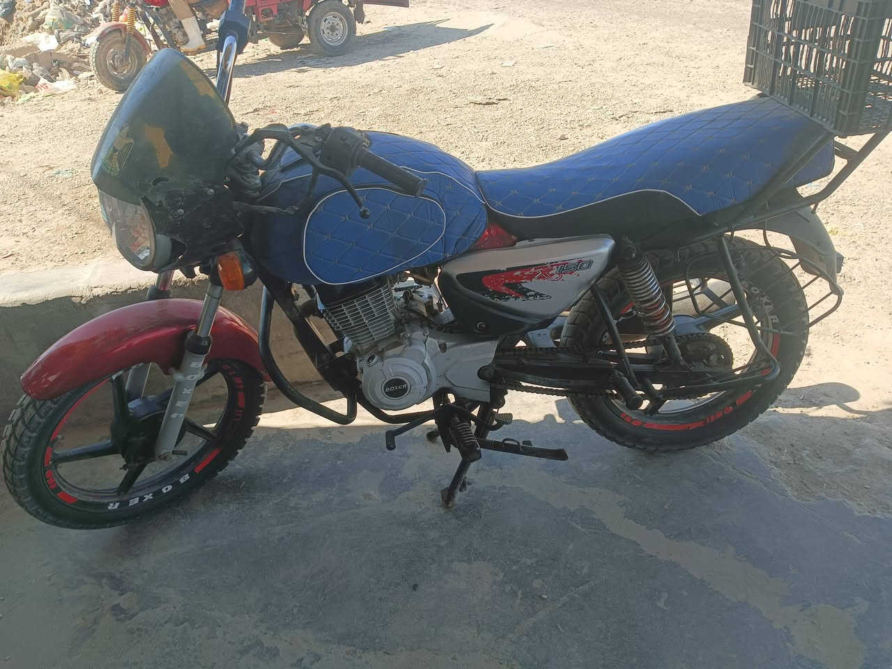 السلام عليكم بوكسر كلك شغاله السعر 450 المكان التاجي ***********
