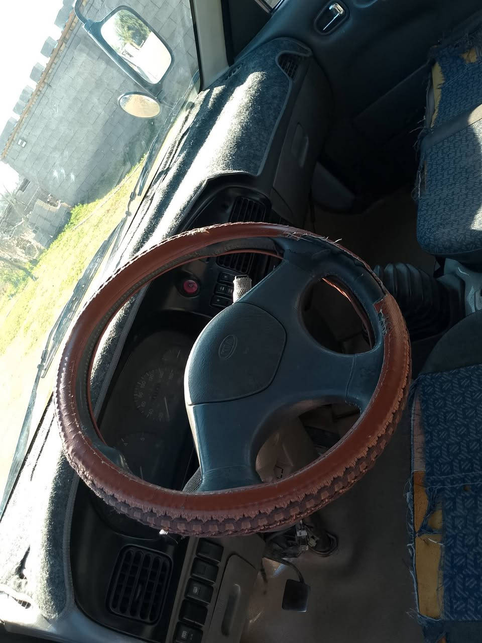 السلام عليكم بريجو البيع مديل 98
رقم نكليزي بسمي السياره نضيف نفس الصوره 
مكاني نجف 
شواصي كفاله الدواخل السياره حلوه 
السياره كلشي ماعايزه 
رقم الهاتف 
***********
السعر 90وبيه مجال قليل
