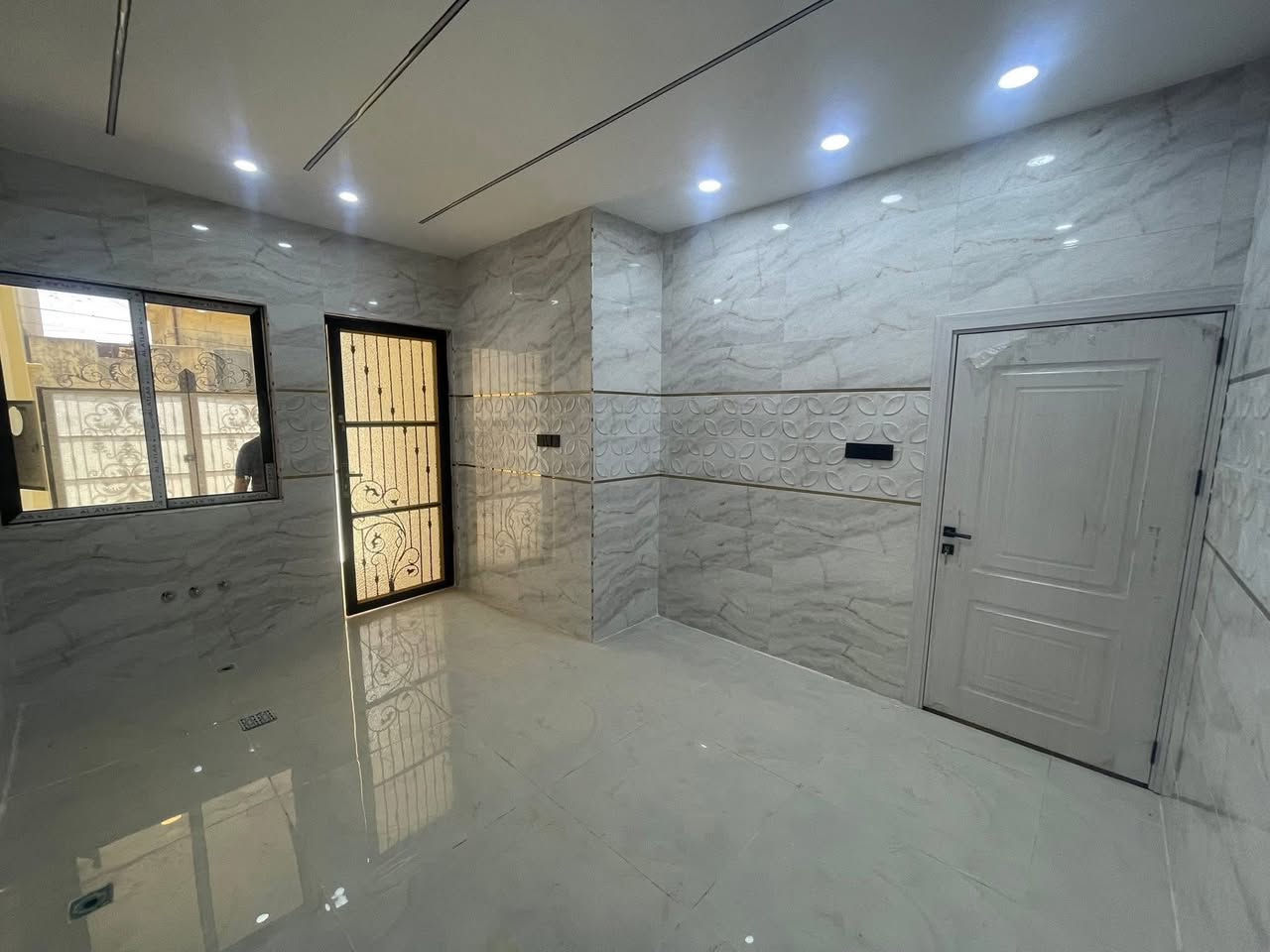 ⚜️مكتب البلديات للعقار⚜️

للبيع دار سكني سند طابو في حي البكر
قرب جامع الشهيد مجول ، إتجاه شروق تام
المساحة ١٥٠م الواجهة ١٠م طابقين بناء حديث زيرو
ط١ غرفتين نوم وهول واستقبال ومطبخ وصحيات وكراج
ط٢  أربعة غرف نوم وهول وصحيات
للإستفسار الإتصال☎️ *********** ☎️ ***********
عنوان المكتب / الموصل حي المشراق فرع مطعم طماطة2
