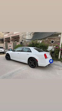 كرايسلر ٣٠٠ • ٢٠٢٢ • فول مواصفات